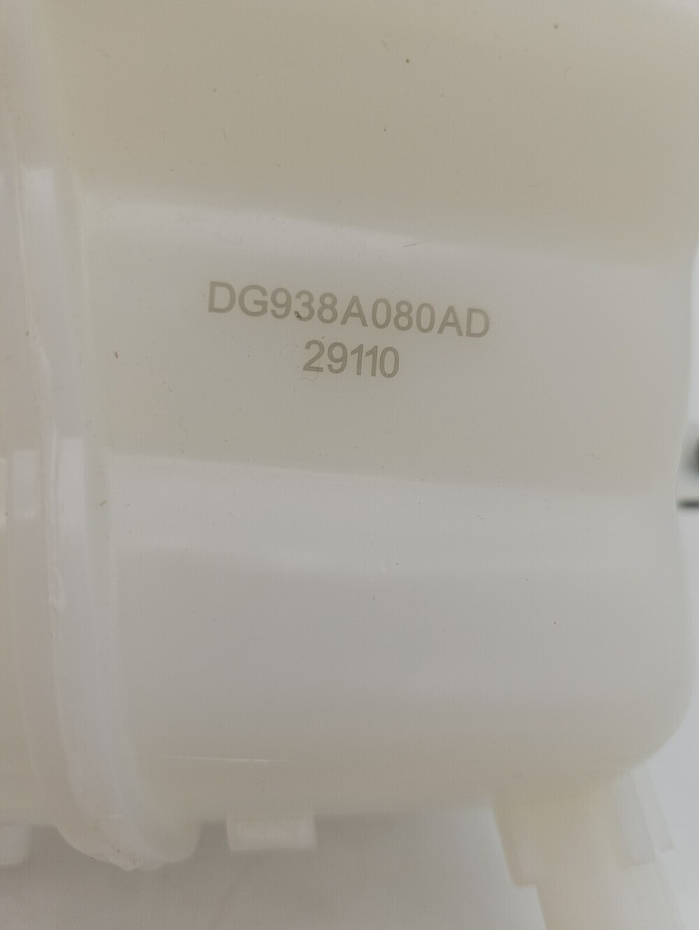 New OEM Ford Coolant Reservoir Overflow Tank Fusion MKZ DG938A080AD